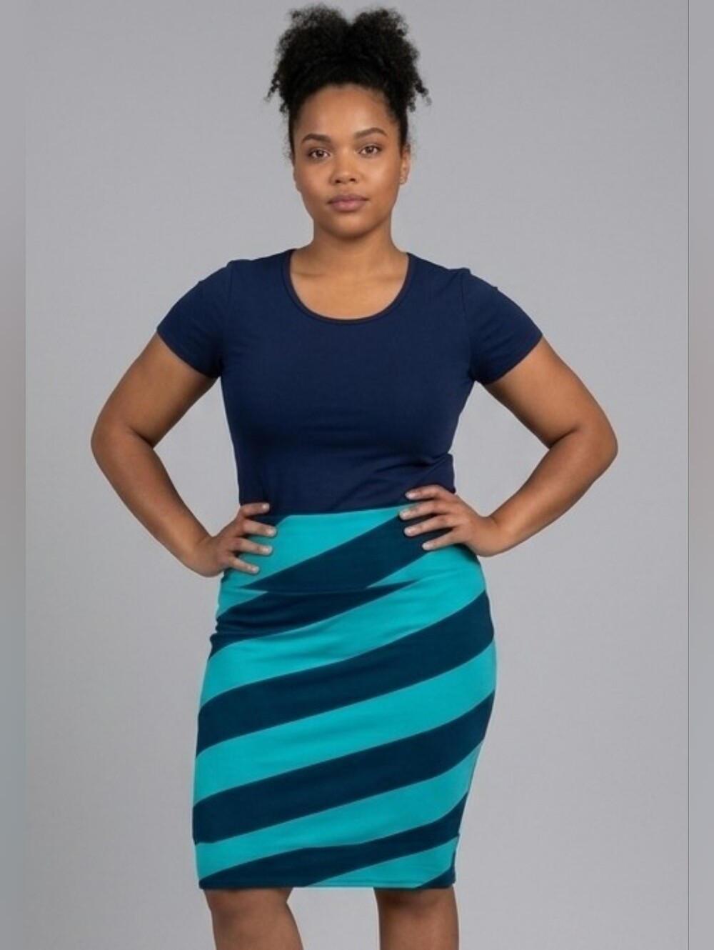 LuLaRoe Teal & Navy Diagonal Stripe Cassie Style Pencil Skirt Size XL EUC